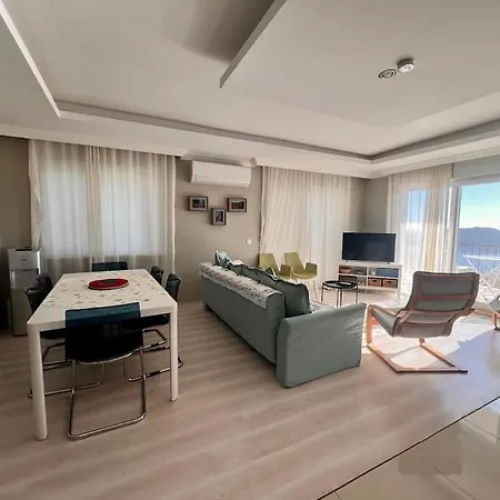 Deniz Manzarali Evi Kas