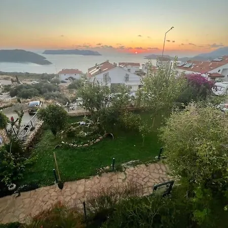 Deniz Manzarali Evi Kas