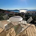 Deniz Manzarali Evi كاس