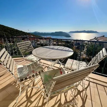 Deniz Manzarali Evi Lejlighed *
